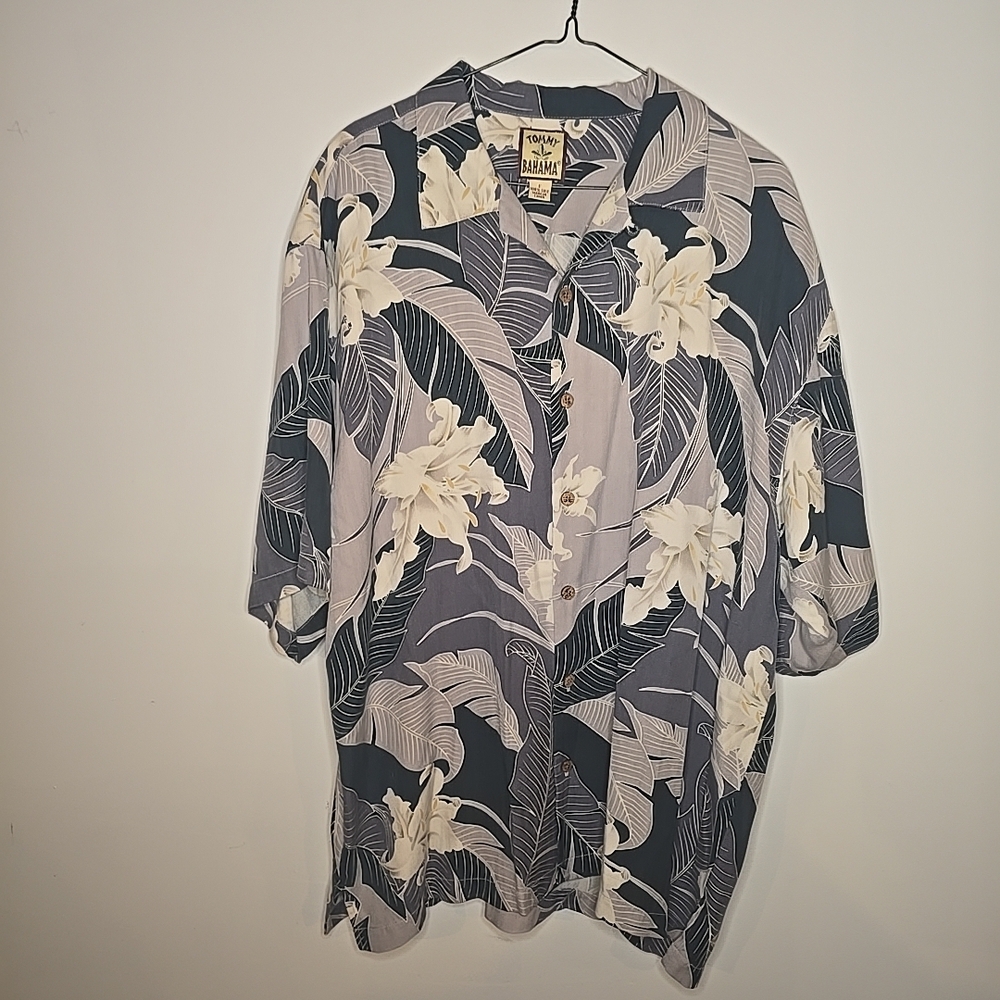 Tommy Bahama Men's Short Sleeve Shirt, Large, 100% Silk, Hawaiian Floral Pattern